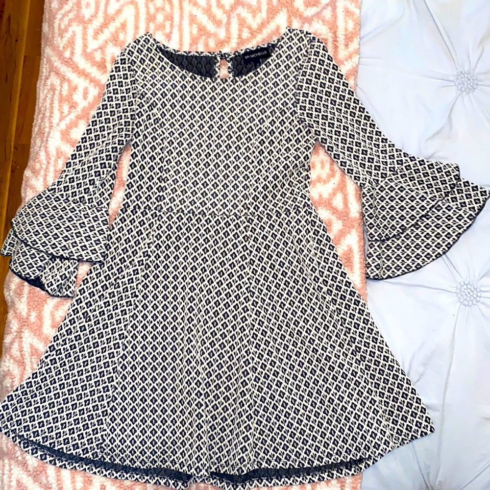 Bell Sleeve Girl’s Vintage Themed Dress